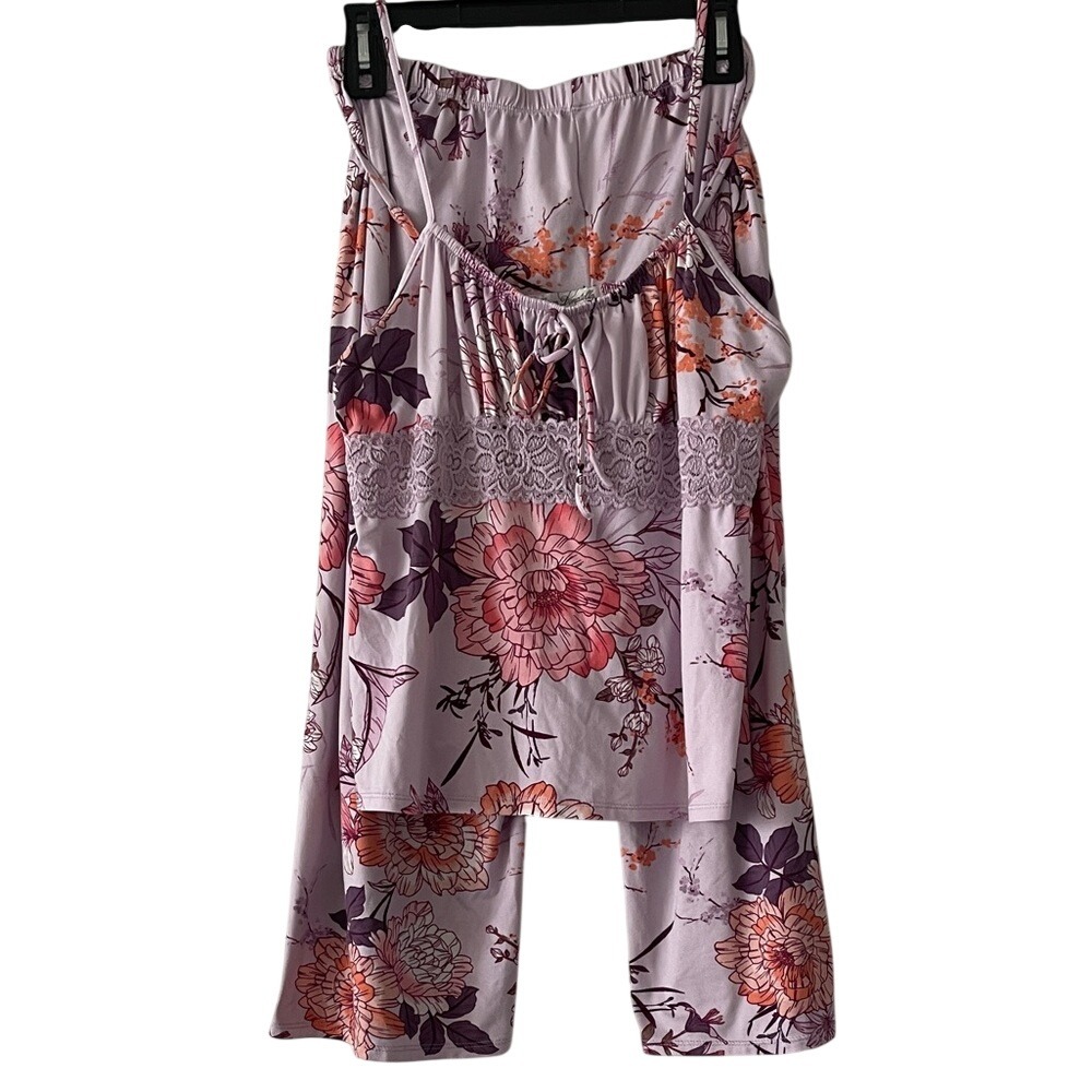 Linea Donatella Lavender‎ Lace Trim Pajama Top & Crop Pajama Pants Large